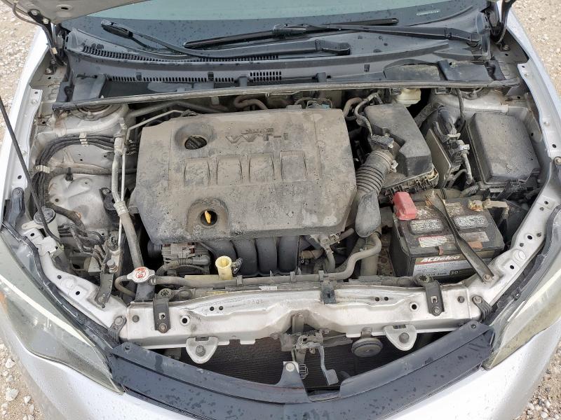 5YFBURHE5JP744721 - 2018 TOYOTA COROLLA L 银色 照片 11