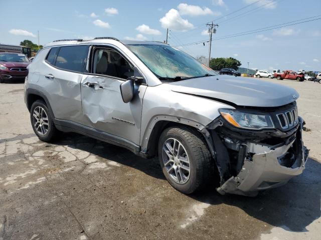 3C4NJCBB3KT769536 - 2019 JEEP COMPASS LATITUDE 银色 照片 4