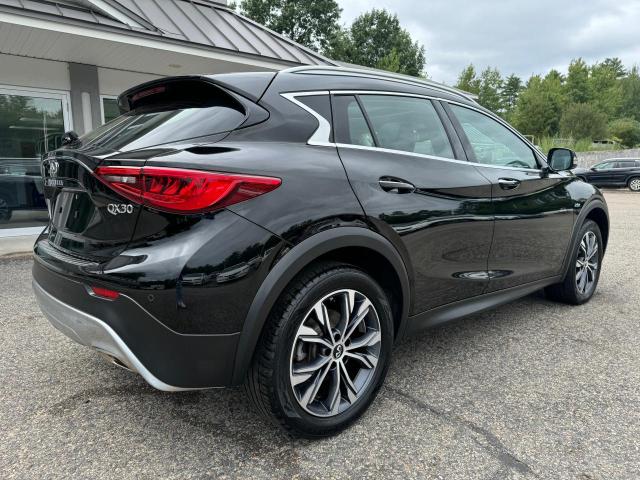 SJKCH5CR9HA026631 - 2017 INFINITI QX30 BASE 黑色 照片 3