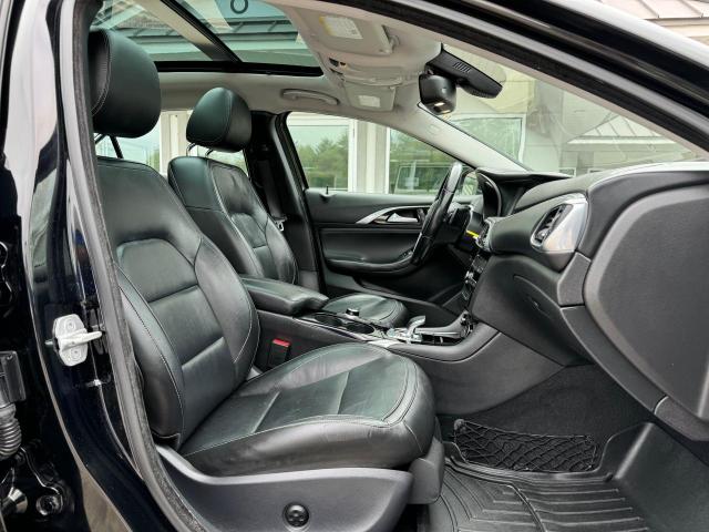 SJKCH5CR9HA026631 - 2017 INFINITI QX30 BASE 黑色 照片 4