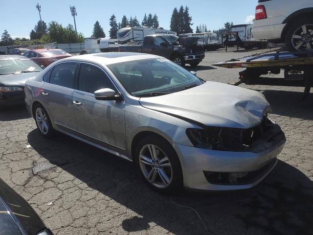 1VWCN7A34EC056042 - 2014 VOLKSWAGEN PASSAT SEL Srebrny zdjęcie 4