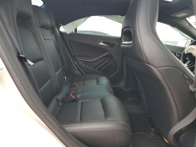 WDDSJ4GB3JN600705 - 2018 MERCEDES-BENZ CLA 250 4MATIC WHITE photo 10