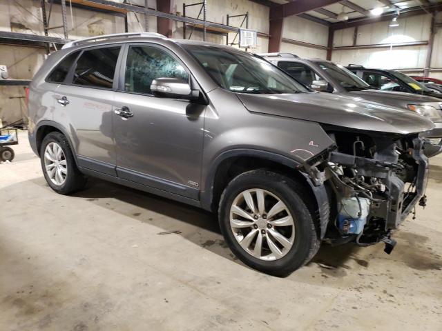 5XYKUDA21BG063836 - 2011 KIA SORENTO EX SILVER photo 4