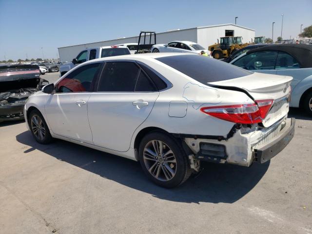 4T1BF1FK6FU096400 - 2015 TOYOTA CAMRY LE WHITE photo 2