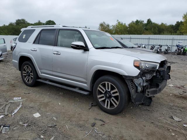 JTEBU5JR2E5202125 - 2014 TOYOTA 4RUNNER SR5 银色 照片 4