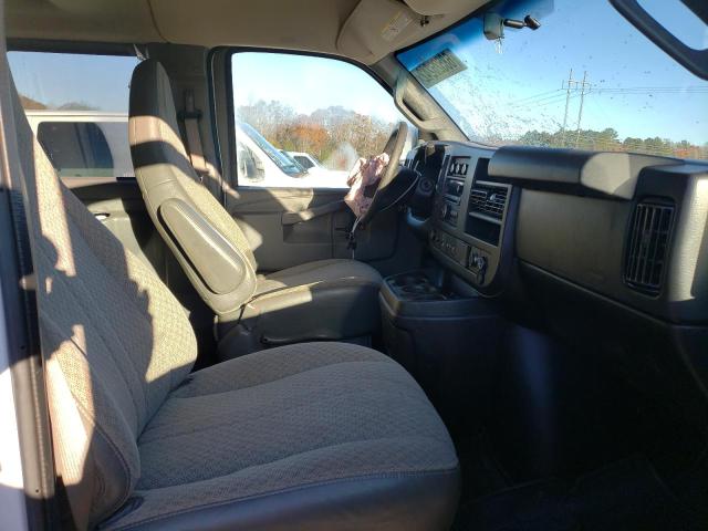 1GAZGPFG6H1174993 - 2017 CHEVROLET EXPRESS G3 LT WHITE photo 5