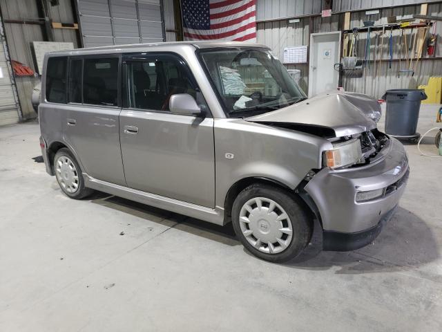 JTLKT324X64088479 - 2006 TOYOTA SCION XB SILVER photo 4