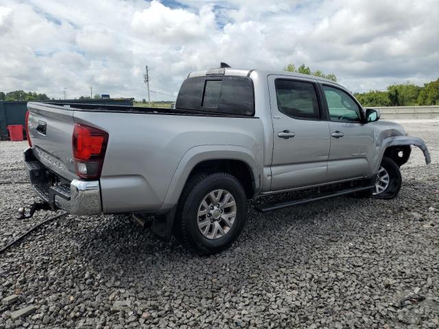 5TFAZ5CN1JX056925 - 2018 TOYOTA TACOMA DOUBLE CAB Gümüş foto 3