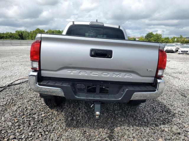 5TFAZ5CN1JX056925 - 2018 TOYOTA TACOMA DOUBLE CAB Gümüş foto 6