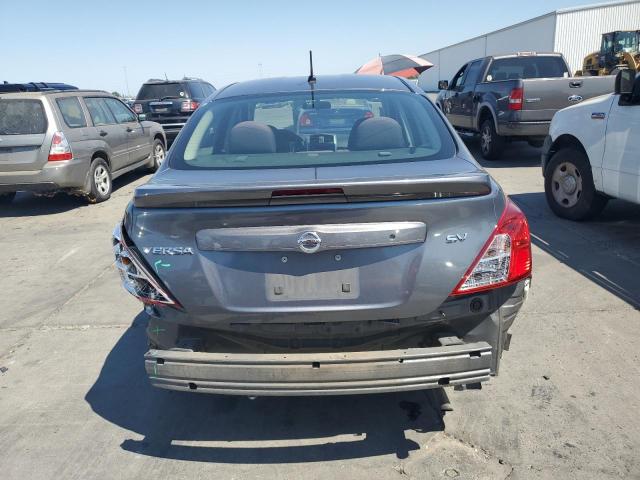 3N1CN7AP6JL872418 - 2018 NISSAN VERSA S 银色 照片 6