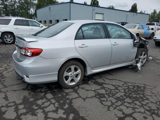 2T1BU4EEXDC069766 - 2013 TOYOTA COROLLA BASE SILVER photo 3