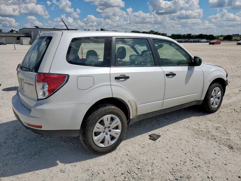 JF2SH6AC8AH745760 - 2010 SUBARU FORESTER 2.5X WHITE photo 3
