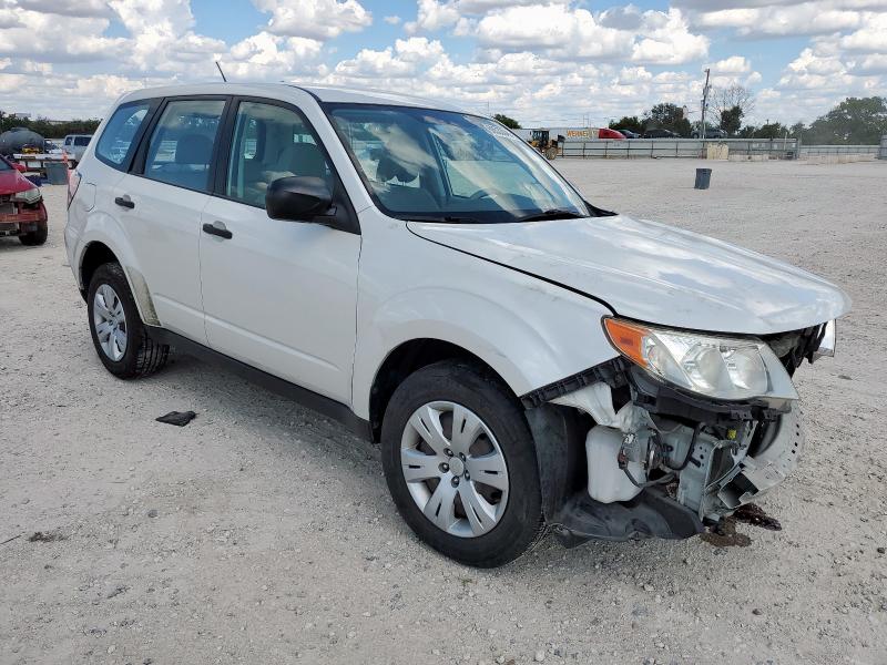 JF2SH6AC8AH745760 - 2010 SUBARU FORESTER 2.5X WHITE photo 4