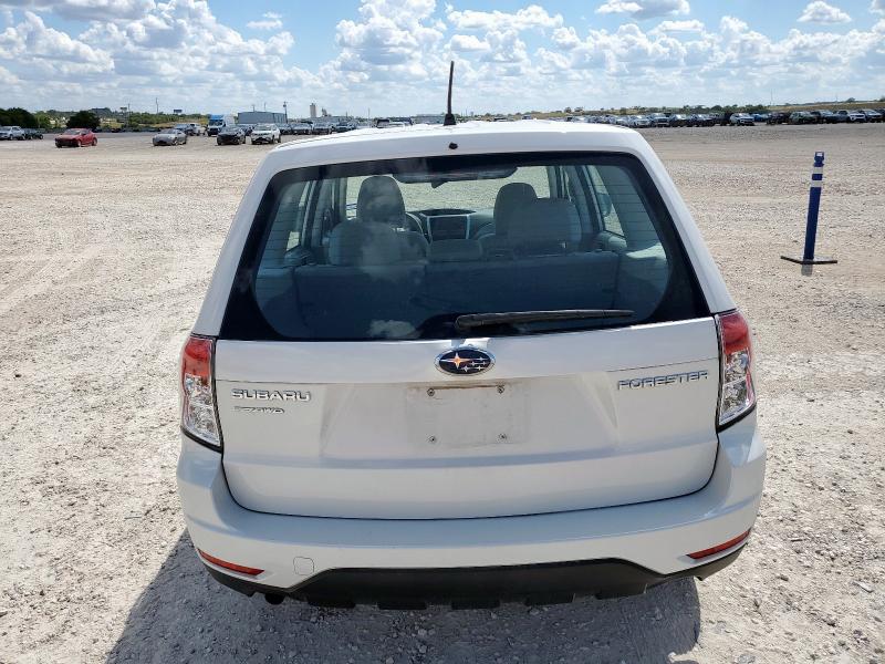 JF2SH6AC8AH745760 - 2010 SUBARU FORESTER 2.5X WHITE photo 6