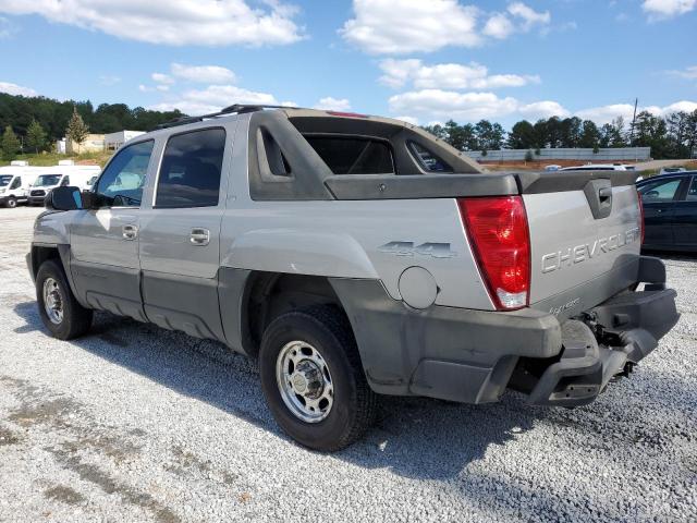 3GNGK22G45G196789 - 2005 CHEVROLET AVALANCHE K2500 GRAY photo 2