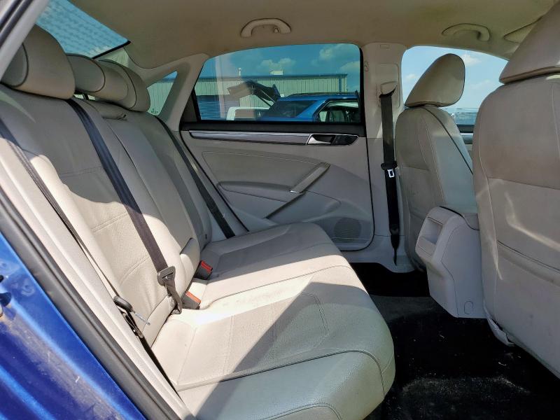 1VWDT7A39HC023083 - 2017 VOLKSWAGEN PASSAT R-LINE Blau Foto 10