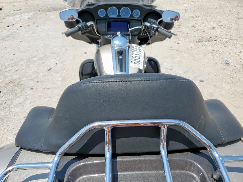 1HD1MAF14PB858972 - 2023 HARLEY-DAVIDSON FLHTCUTG SILVER photo 6