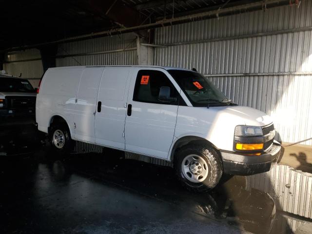 1GCWGAFPXP1116522 - 2023 CHEVROLET EXPRESS G2500 WHITE photo 4