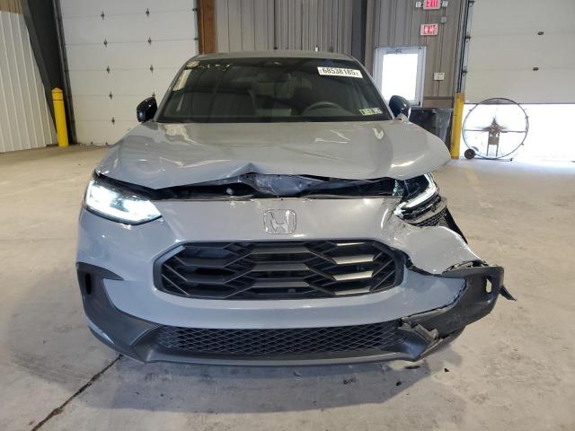 3CZRZ2H5XRM706468 - 2024 HONDA HR-V SPORT ნაცრისფერი ფოტო 5