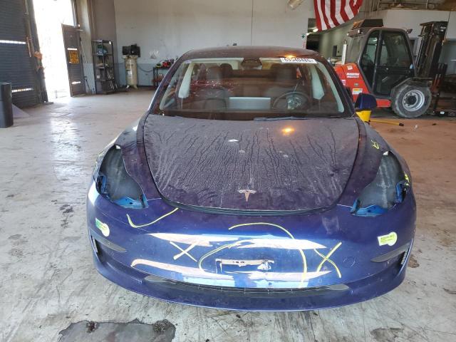5YJ3E1EB7NF327664 - 2022 TESLA MODEL 3 Bleu photo 5