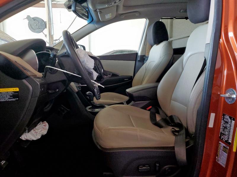 5XYZU3LB5JG518661 - 2018 HYUNDAI SANTA FE S ORANGE photo 7