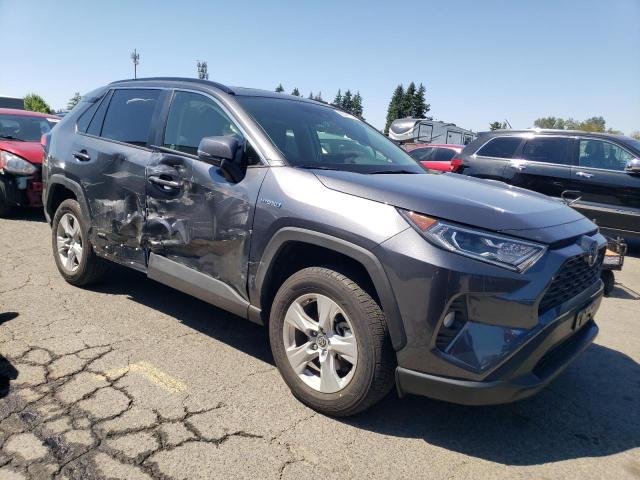 JTMRWRFV6MD123197 - 2021 TOYOTA RAV4 XLE GRAY photo 4