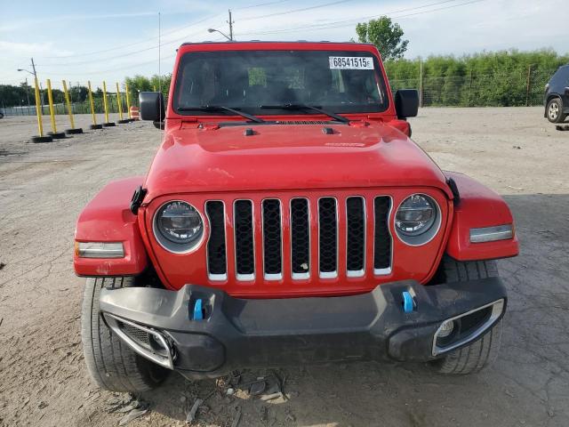 1C4JJXP61NW108376 - 2022 JEEP WRANGLER U SAHARA 4XE RED photo 5