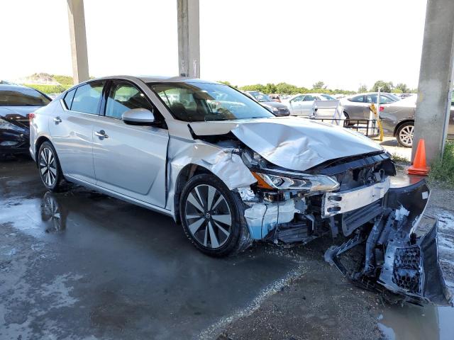 1N4BL4DVXKC174968 - 2019 NISSAN ALTIMA SV SILVER photo 4