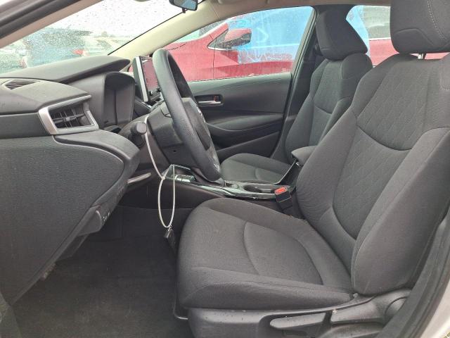 5YFEPMAE6MP212285 - 2021 TOYOTA COROLLA LE Gümüş foto 7