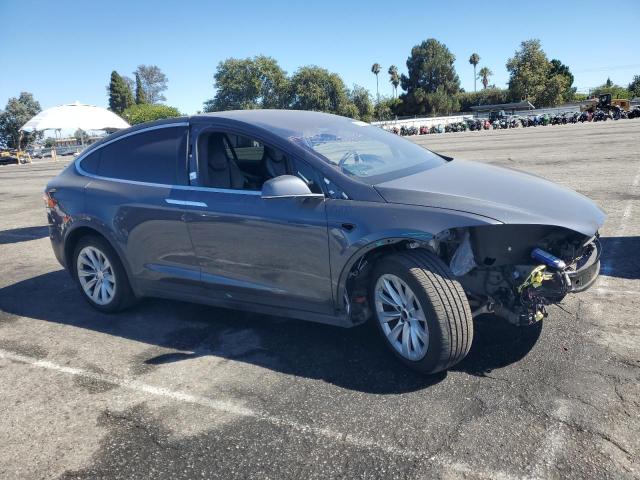 5YJXCBE22JF119103 - 2018 TESLA MODEL X ნაცრისფერი ფოტო 4