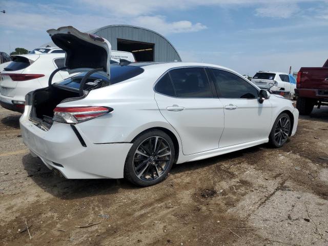 4T1B61HK2KU736450 - 2019 TOYOTA CAMRY XSE WHITE photo 3