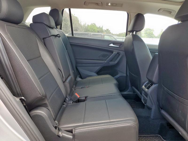 3VV3B7AX9LM157296 - 2020 VOLKSWAGEN TIGUAN SE SILVER photo 10