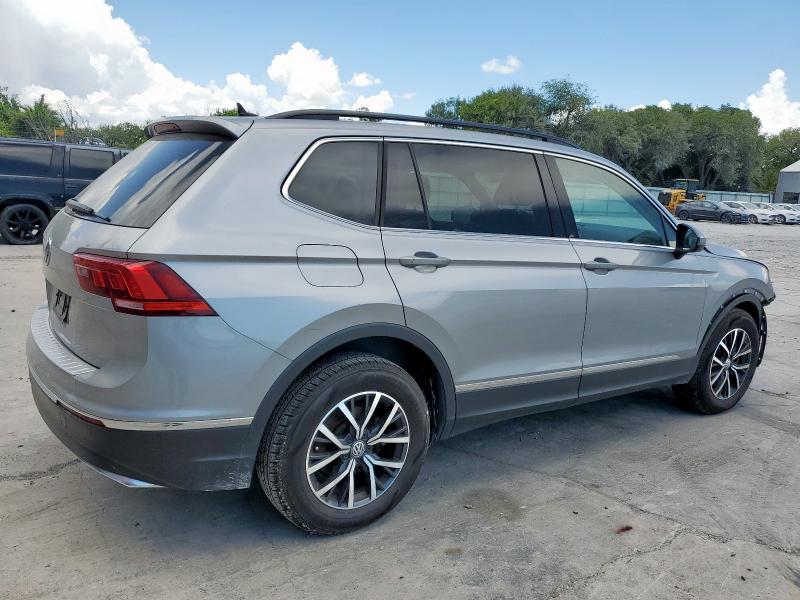 3VV3B7AX9LM157296 - 2020 VOLKSWAGEN TIGUAN SE SILVER photo 3