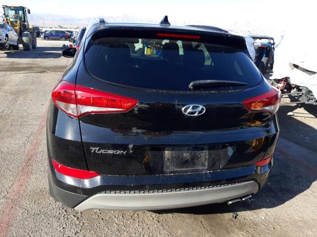 KM8J33A22JU750048 - 2018 HYUNDAI TUCSON VALUE BLACK photo 6