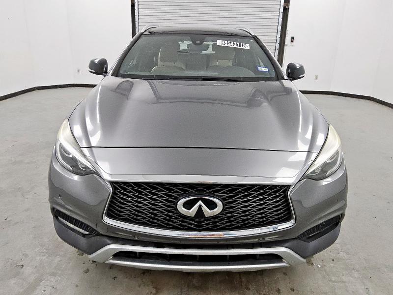 SJKCH5CR2JA055541 - 2018 INFINITI QX30 BASE 灰色 照片 5