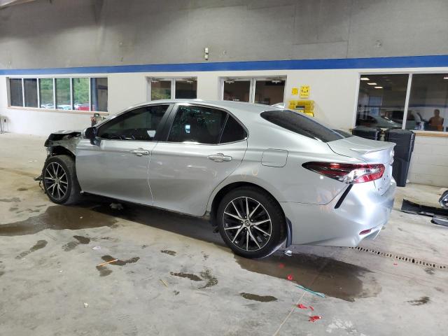 4T1G11AK8NU062114 - 2022 TOYOTA CAMRY SE 银色 照片 2