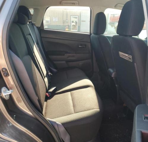 JA4AP3AU5HZ036142 - 2017 MITSUBISHI OUTLANDER ES 棕色 照片 10