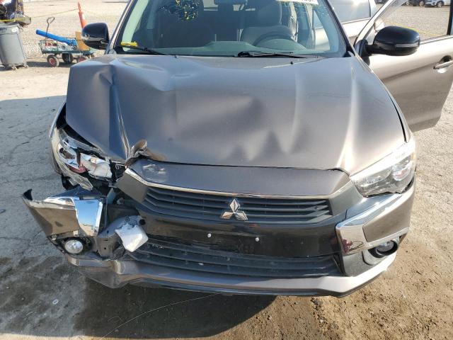 JA4AP3AU5HZ036142 - 2017 MITSUBISHI OUTLANDER ES 棕色 照片 11