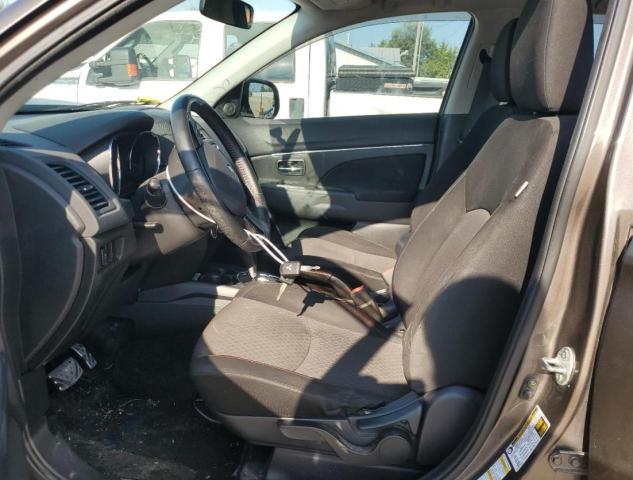 JA4AP3AU5HZ036142 - 2017 MITSUBISHI OUTLANDER ES 棕色 照片 7