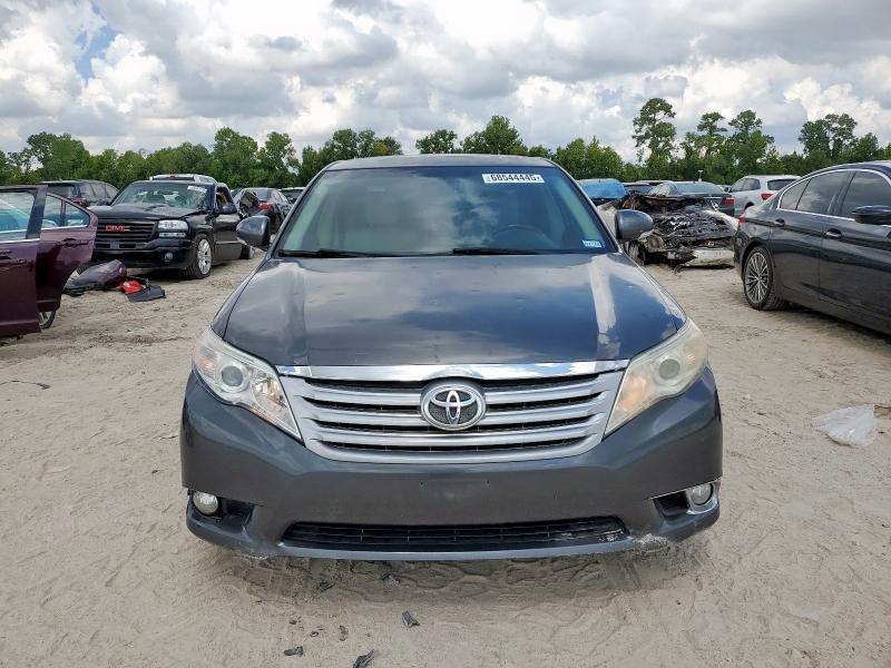 4T1BK3DB5CU462093 - 2012 TOYOTA AVALON BASE Grau Foto 5
