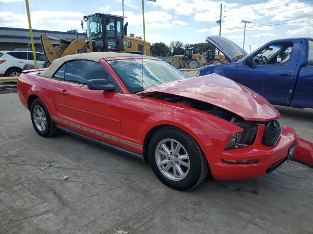 1ZVFT84NX75297942 - 2007 FORD MUSTANG RED photo 4