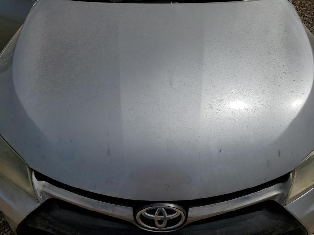 4T1BF1FK5HU687868 - 2017 TOYOTA CAMRY LE SILVER photo 11