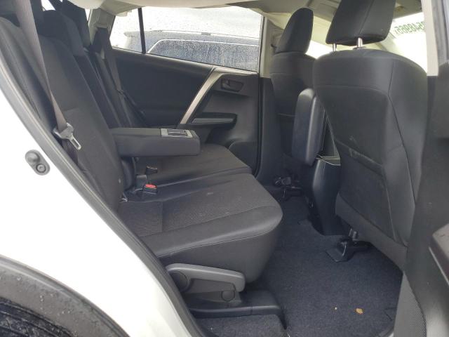 JTMZFREV8JJ748733 - 2018 TOYOTA RAV4 LE Beyaz fotoğraf 11