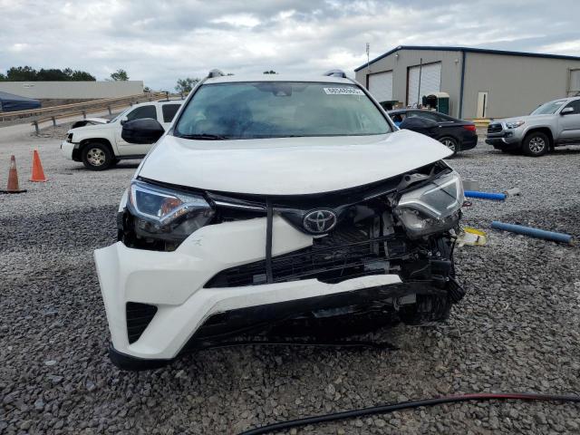 JTMZFREV8JJ748733 - 2018 TOYOTA RAV4 LE Beyaz fotoğraf 5