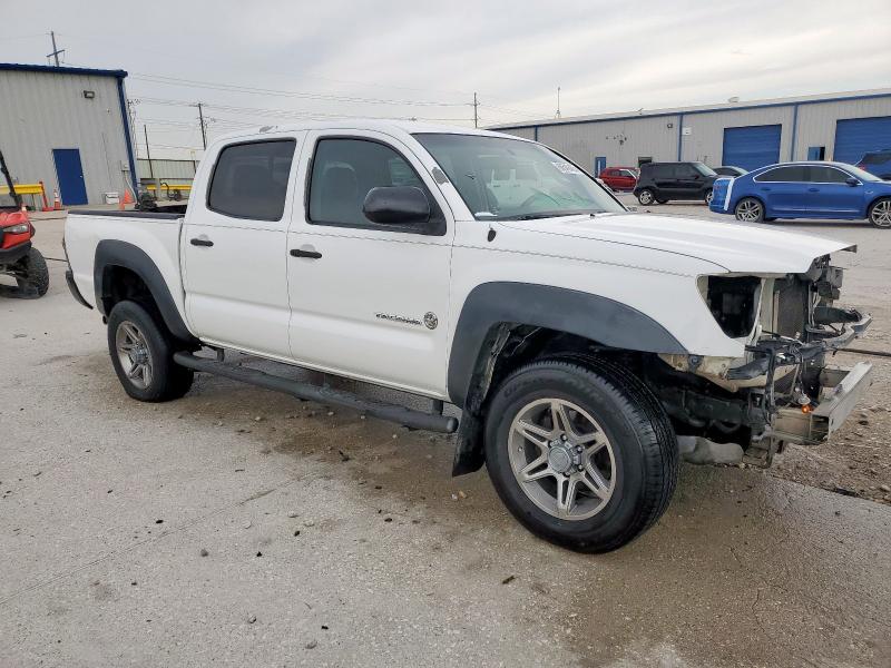 5TFJU4GN3CX022846 - 2012 TOYOTA TACOMA DOUBLE CAB PRERUNNER WHITE photo 4