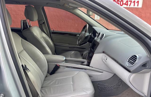 4JGBF7BE0BA662596 - 2011 MERCEDES-BENZ GL 450 4MATIC GRAY photo 5