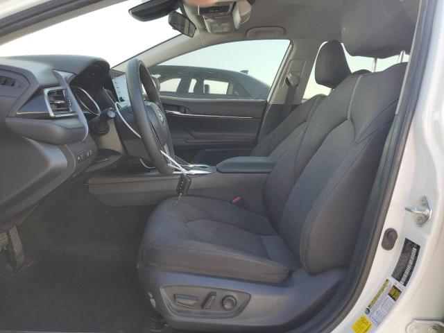 4T1C11AK2MU438819 - 2021 TOYOTA CAMRY LE WHITE photo 7