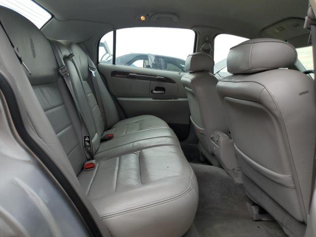1LNHM82W4YY887568 - 2000 LINCOLN TOWN CAR SIGNATURE Srebrny zdjęcie 10