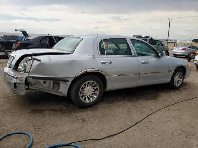 1LNHM82W4YY887568 - 2000 LINCOLN TOWN CAR SIGNATURE Srebrny zdjęcie 3