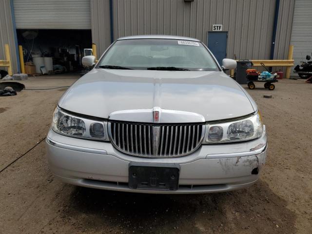 1LNHM82W4YY887568 - 2000 LINCOLN TOWN CAR SIGNATURE Srebrny zdjęcie 5